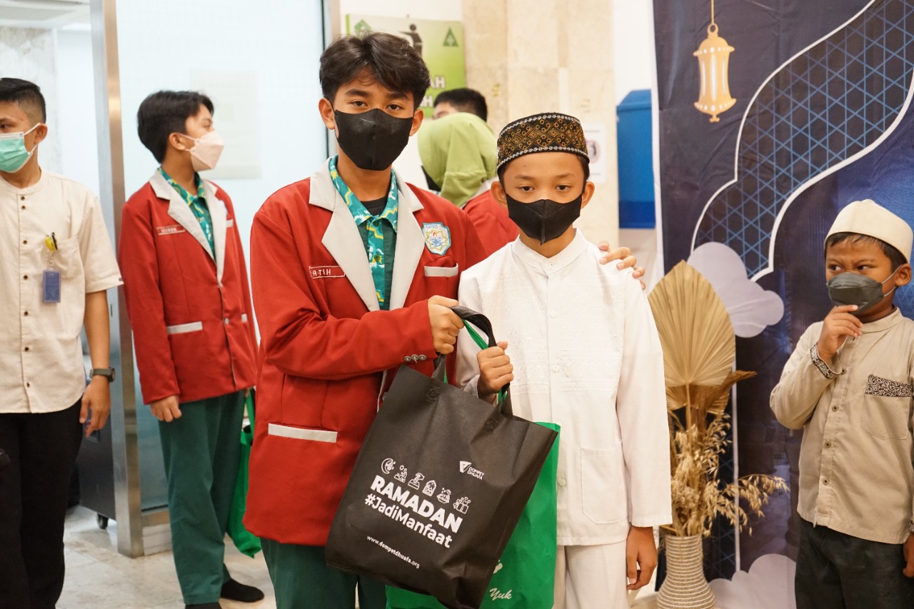 donasi kado yatim dari mts istiqlal6 dompet dhuafa