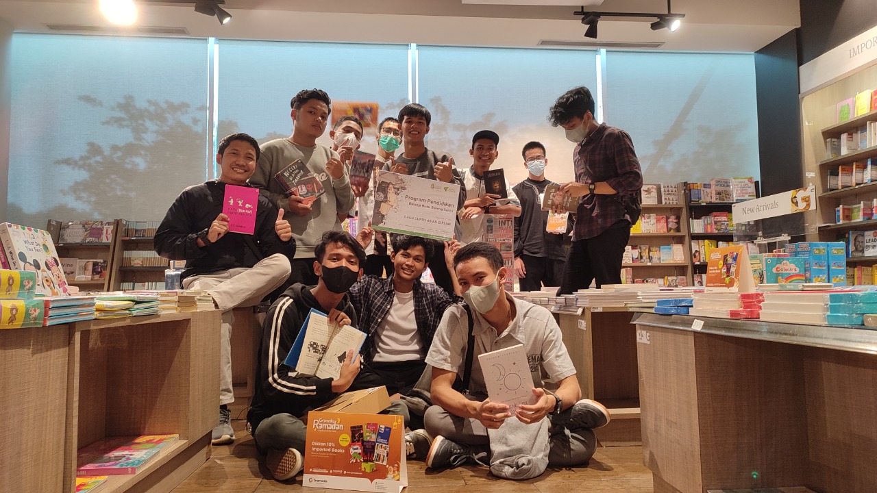 belanja buku bareng santri dompet dhuafa