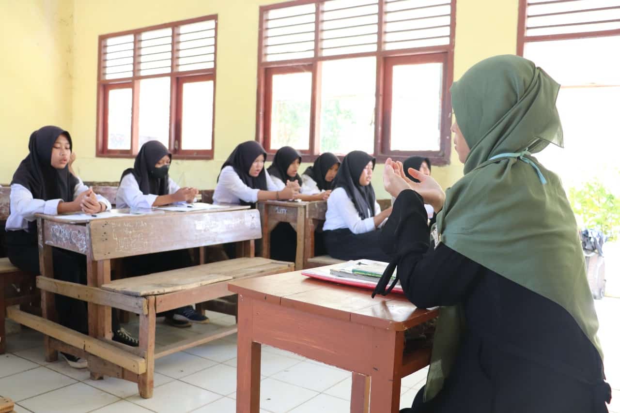 bantuan untuk guru honorer pt jasmine natural kosmetik3 dompet dhuafa