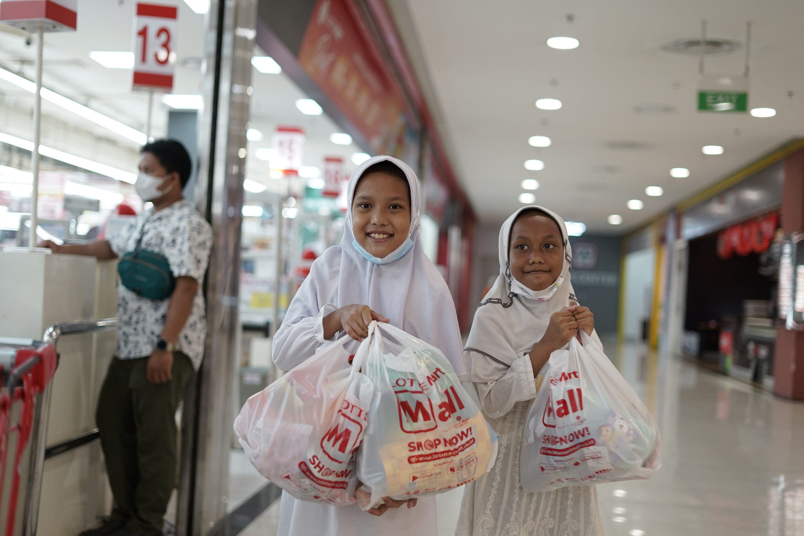 mth08157 dompet dhuafa Senyum adalah sedekah