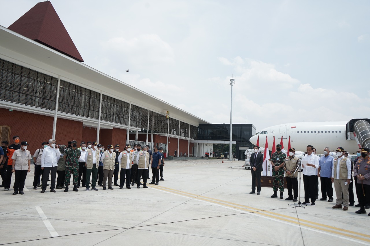 jokowi lepas pengiriman bantuan dmc untuk penyintas banjir pakistan1 dompet dhuafa
