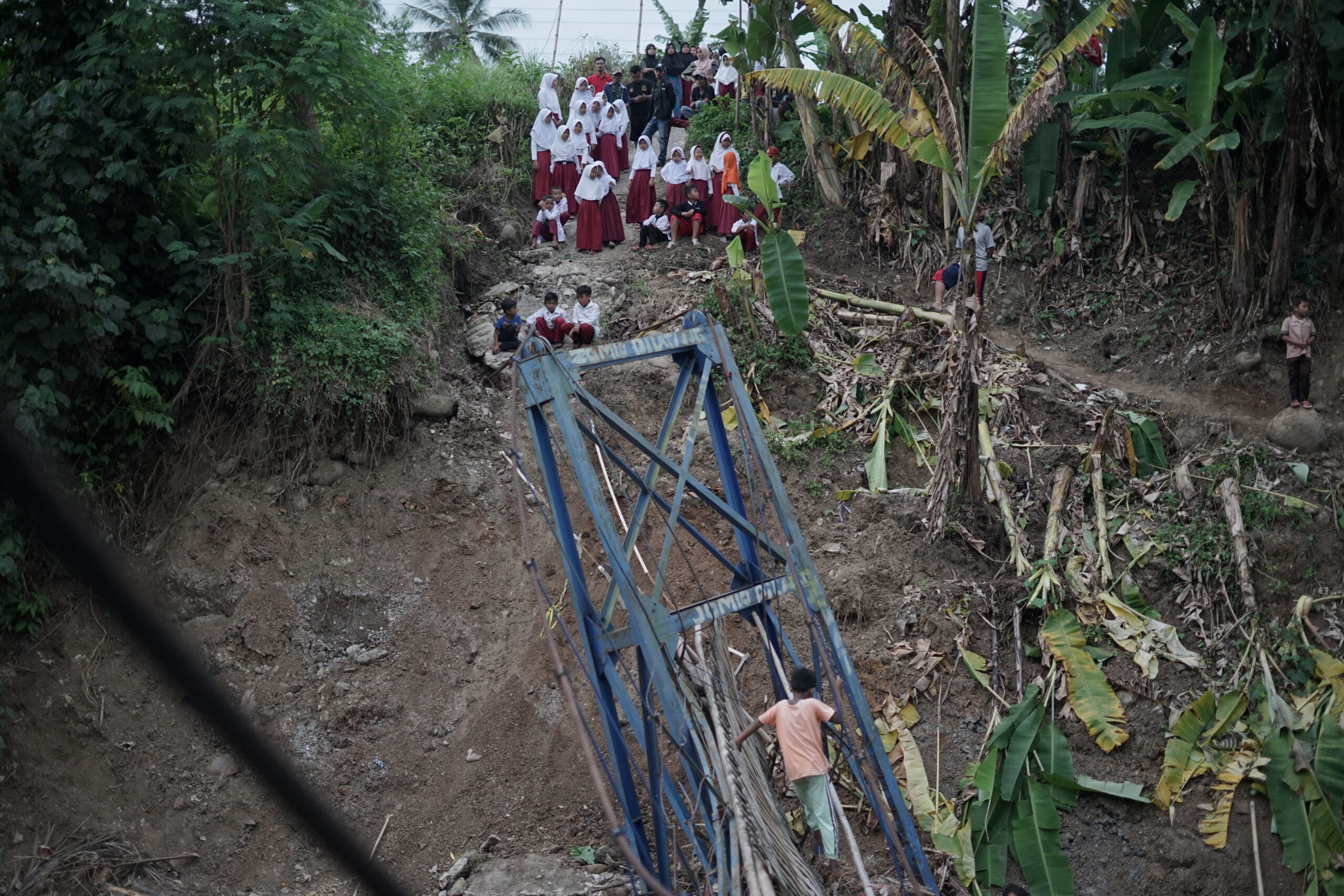 bangun jembatan sukabumi