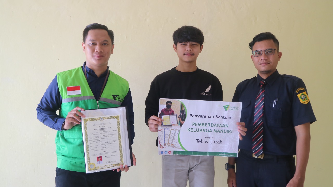 tebus ijazah judandi pemuda yatim piatu dengan banyak bakat3 dompet dhuafa