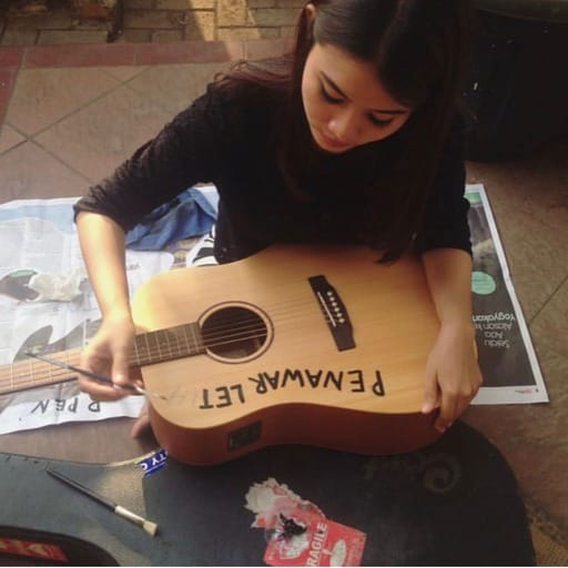 whatsapp image 20221126 at 130700 dompet dhuafa vokalis-the-rain-lelang-gitar