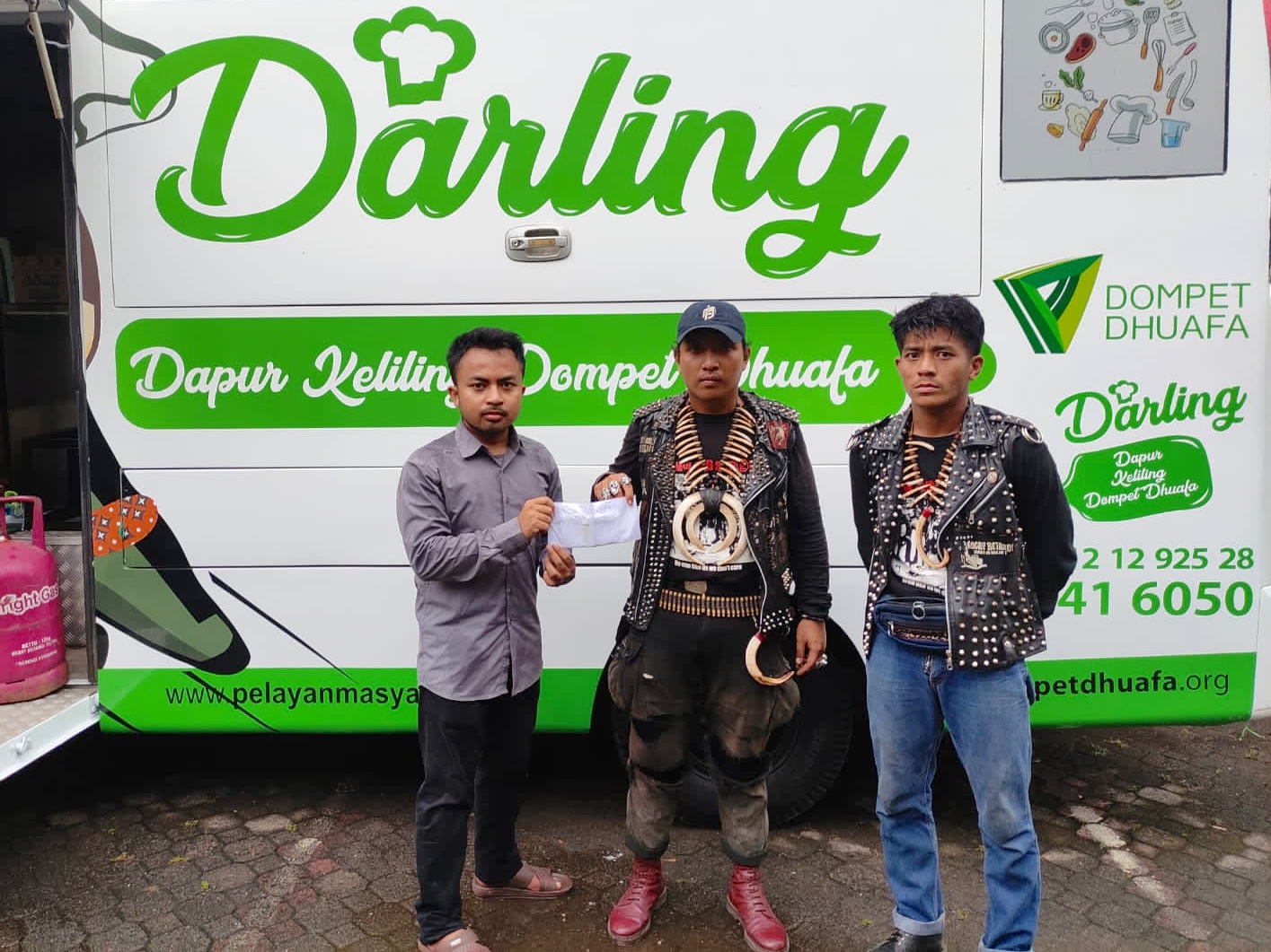 komunitas punk donasi kemanusiaan gempa bumi cianjur via lpm dompet dhuafa