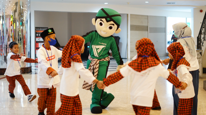 fotojet dompet dhuafa kolaboraksi-cine-charity-2022