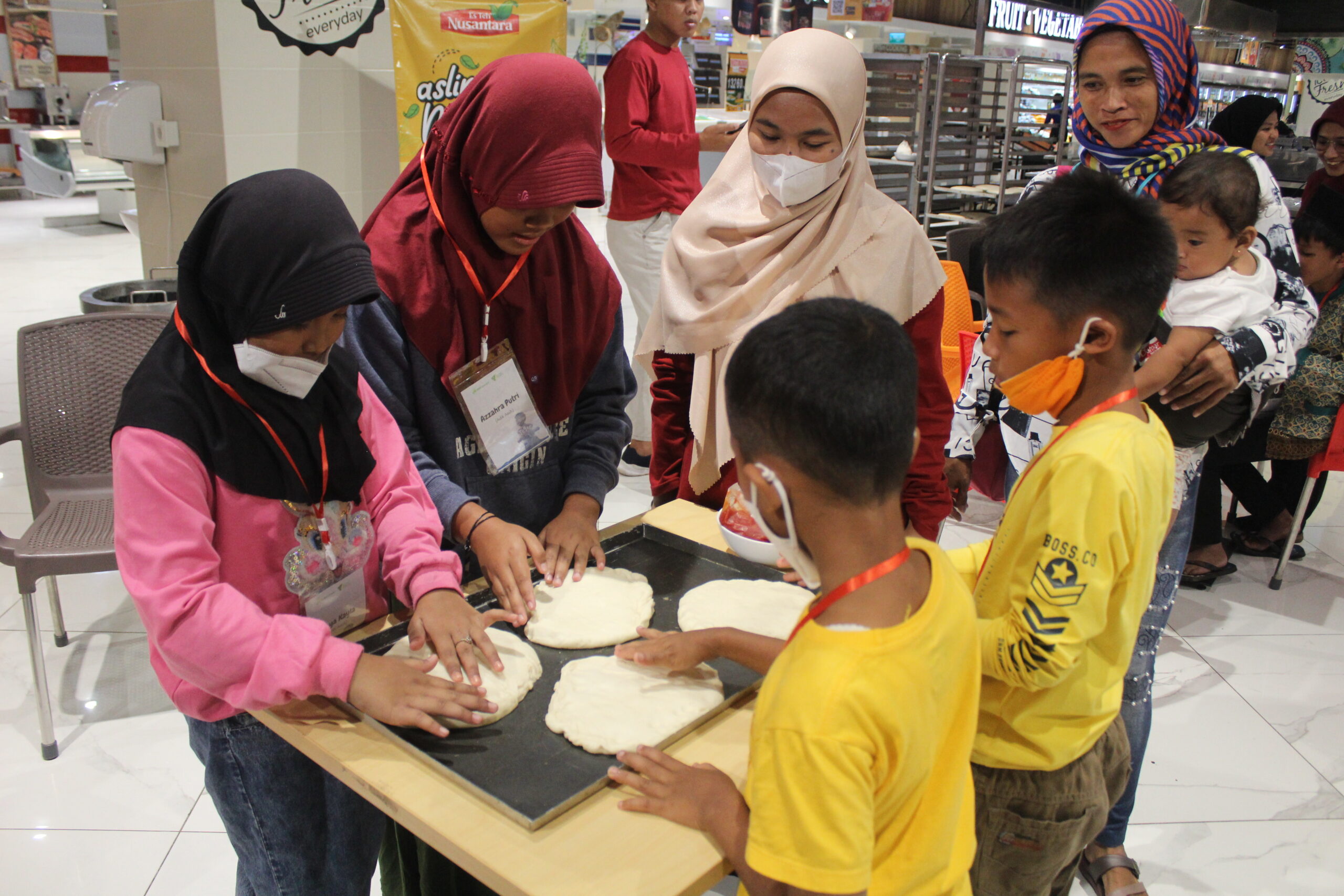 muliakan anak yatim dengan nonton film tegar dan belanja ceria2 dompet dhuafa