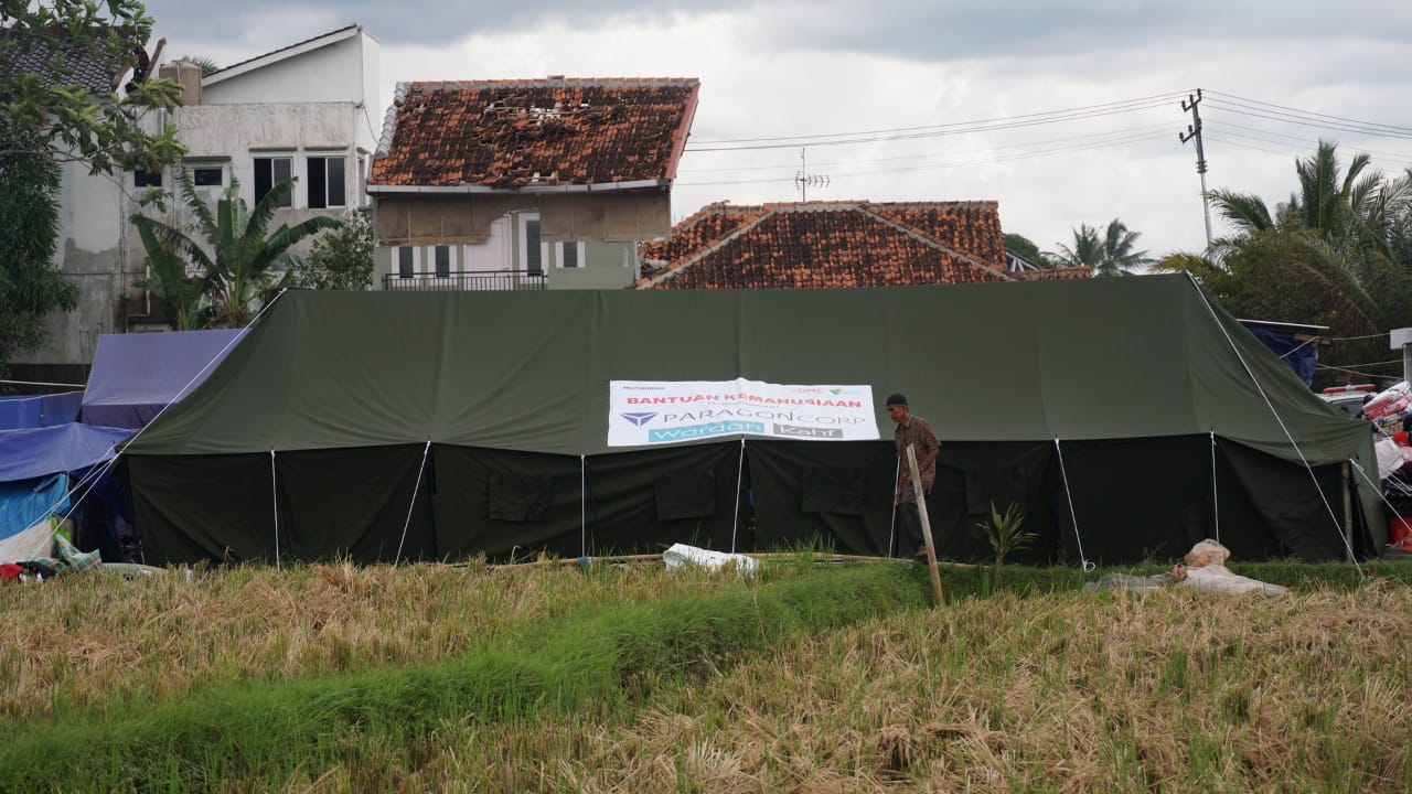 paragon corp distribusikan tenda darurat bagi penyintas gempa bumi cianjur2 dompet dhuafa