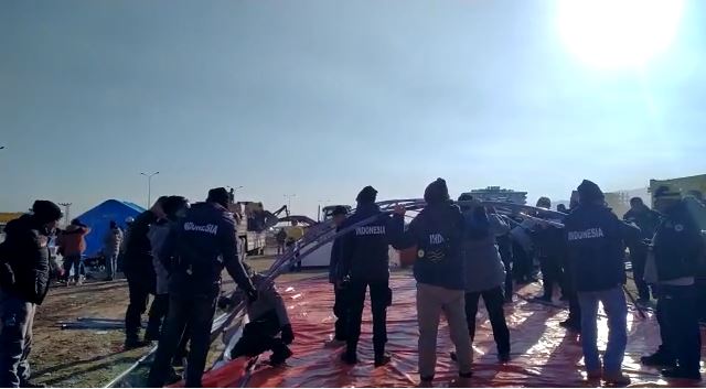 bangun tenda turkiye1 dompet dhuafa