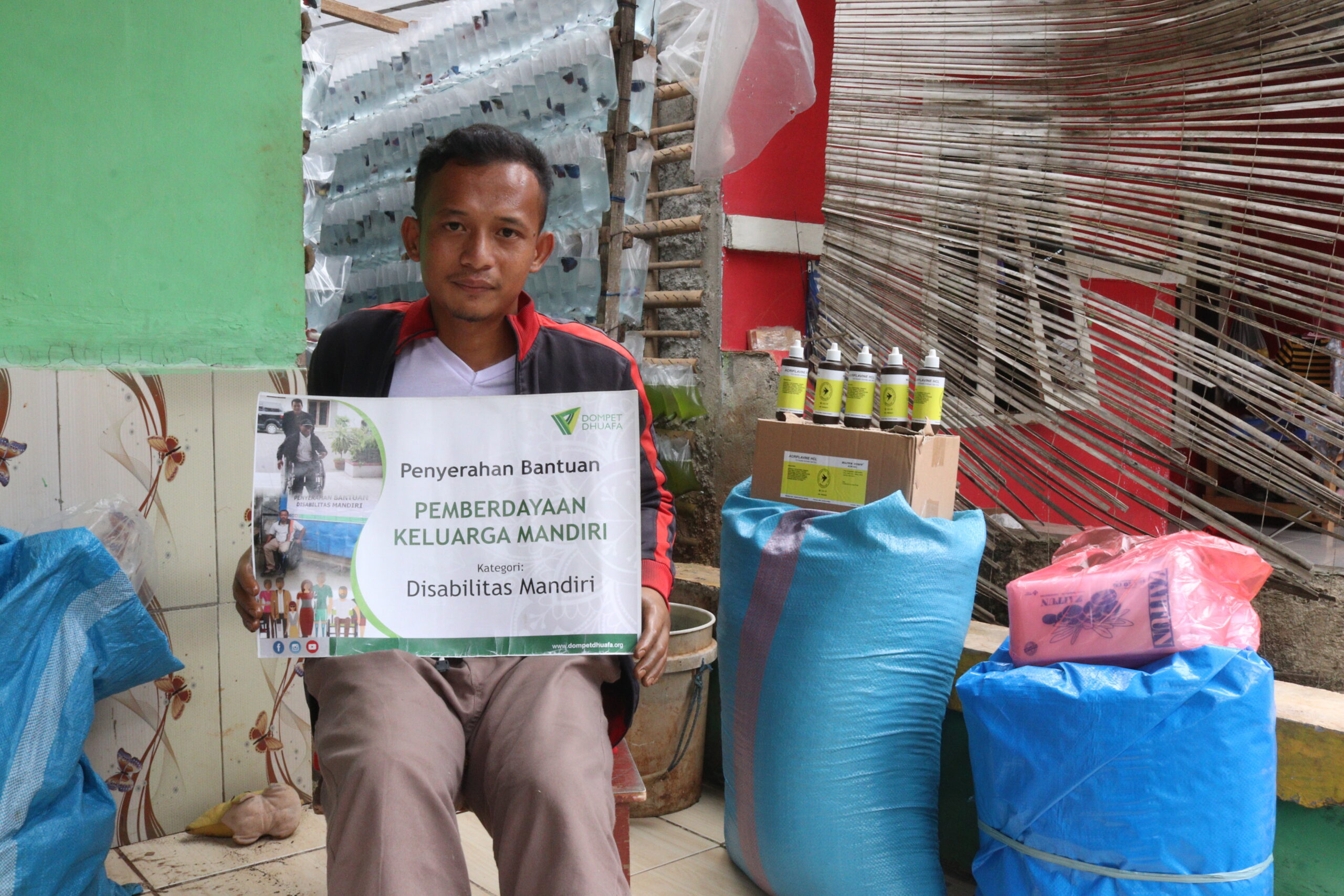 program dissabilitas mandiri beri bantuan modal usaha untuk pak jaelani2 dompet dhuafa