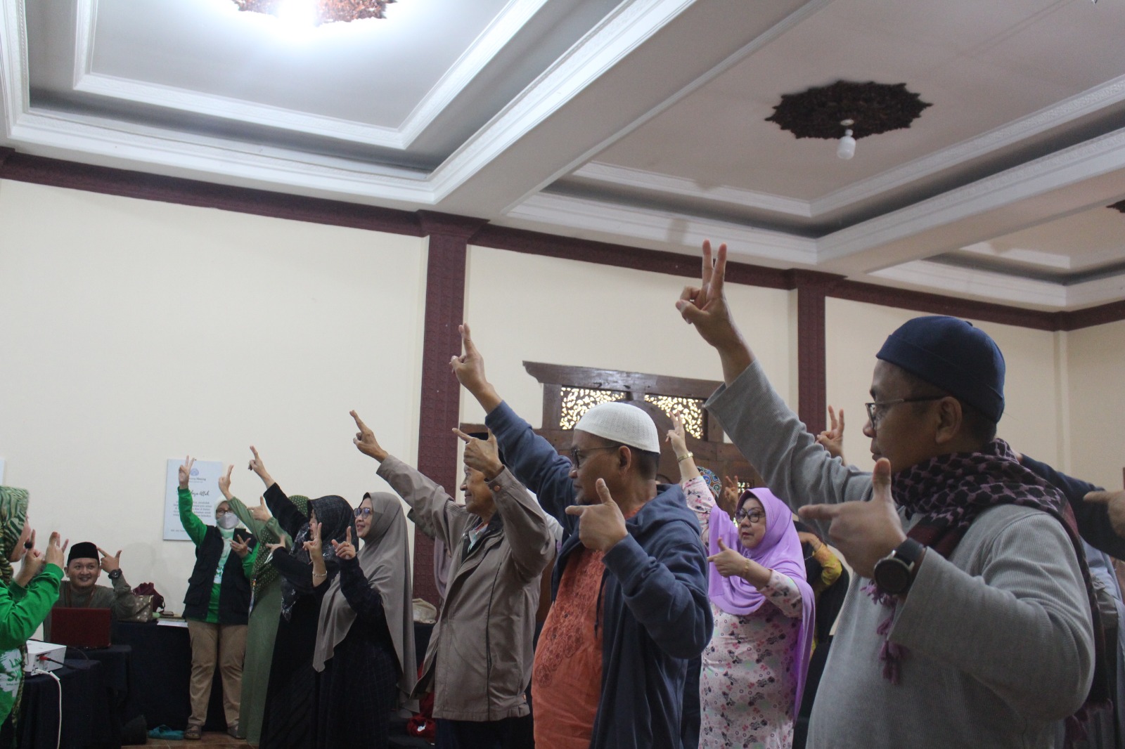 pesantren gemilang rangkul donatur lansia raih manfaat hidup4 dompet dhuafa