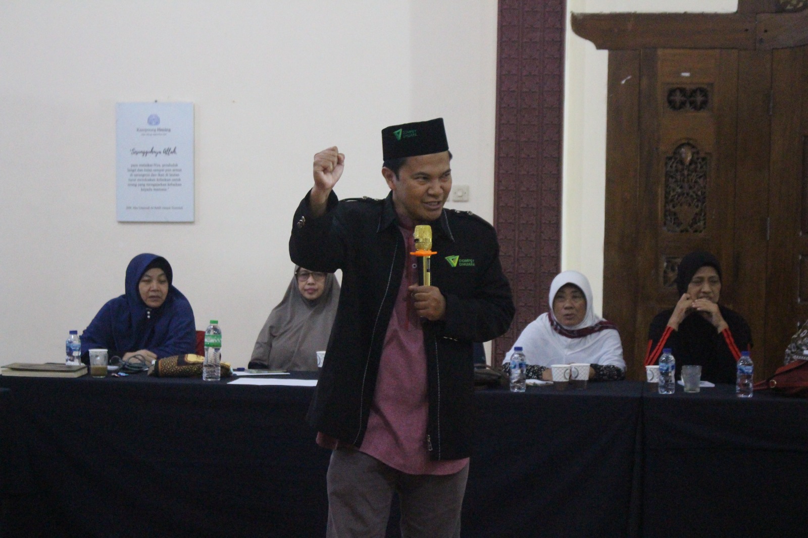 pesantren gemilang rangkul donatur lansia raih manfaat hidup7 dompet dhuafa