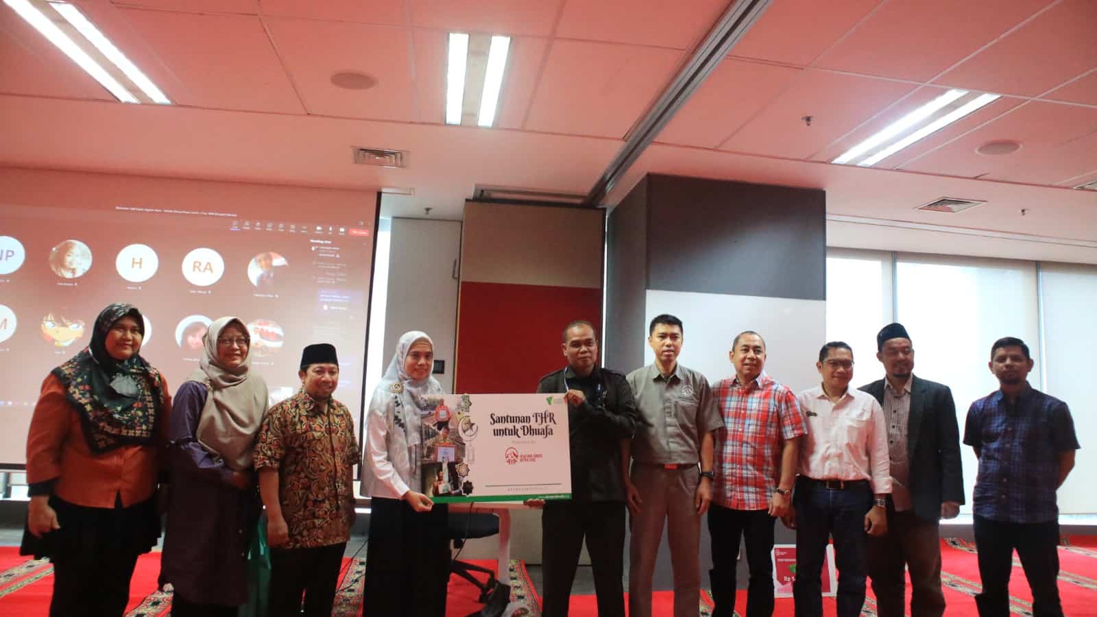 dompet dhuafa dan pt aia financial bagibagi thr dompet dhuafa dompet-dhuafa-dan-pt-aia-financial-beri-thr