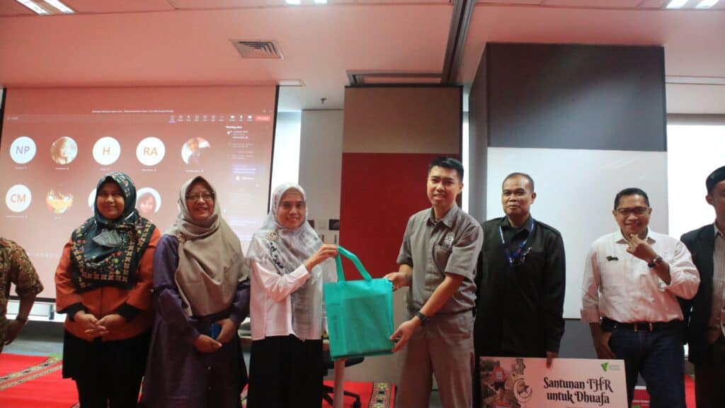 dompet-dhuafa-dan-pt-aia-financial-beri-thr