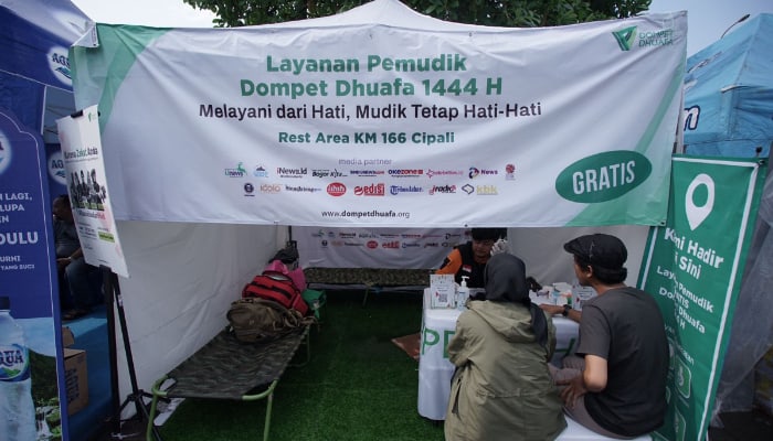 pos-layanan-mudik-dompet-dhuafa-di-tol-cipali