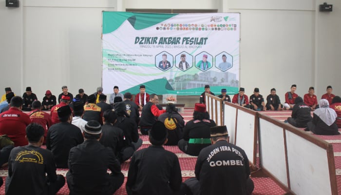 zikir akbar pesilat 4 dompet dhuafa kampung-silat-jampang-gelar-dzikir-akbar-bersama