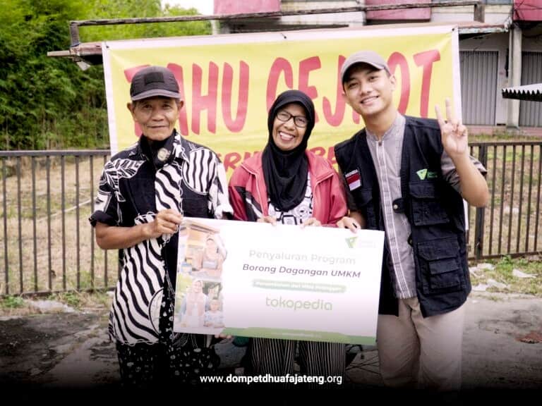 borong dagangan umkm semarang1 dompet dhuafa dompet-dhuafa-borong-dagangan-umkm-semarang