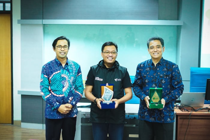 line forum dompet dhuafa 1 dompet dhuafa UGM dukung Program LINE Forum Dompet Dhuafa