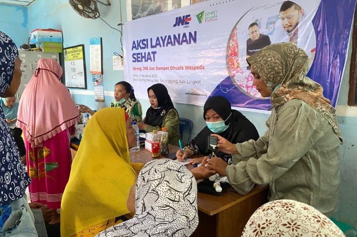 Aksi Layanan Sehat Dompet Dhuafa di Desa Jaring Halus, Langkat, Sumatra Utara.