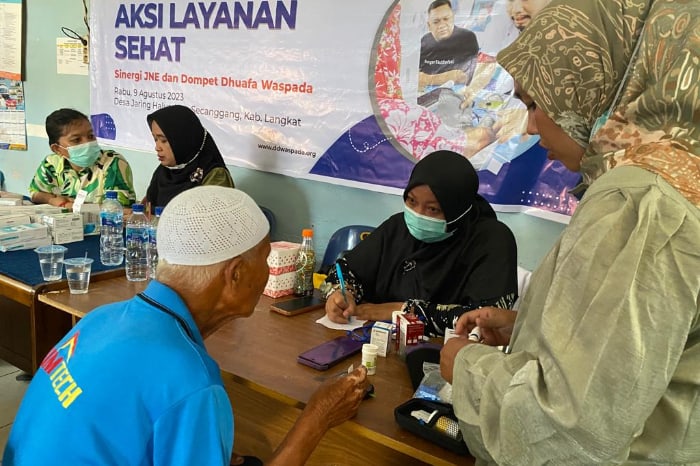 Aksi Layanan Sehat Dompet Dhuafa di Desa Jaring Halus, Langkat, Sumatra Utara.