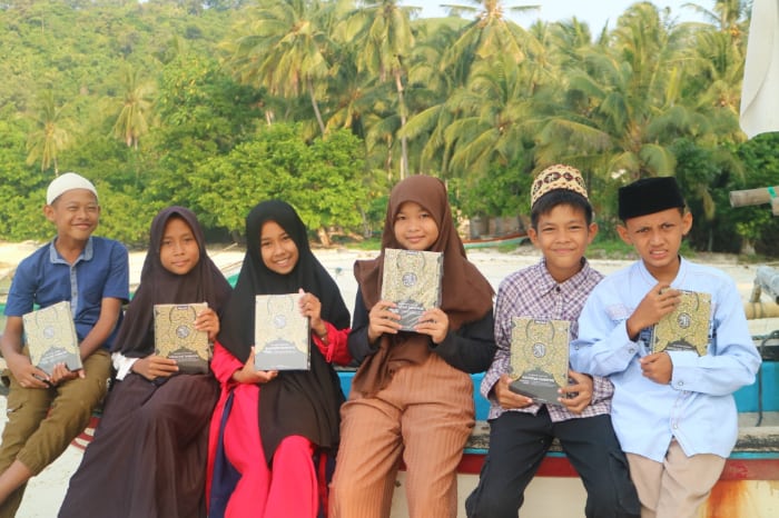 Dompet Dhuafa Salurkan Puluhan Al-Qur’an dan Bingkisan untuk Guru Ngaji di Lampung