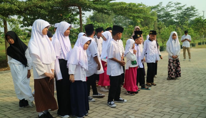 muharram fest 1445 h 3 dompet dhuafa Dompet Dhuafa ajak anak-anak yaitm Lampung bertamasya dan berbelanja
