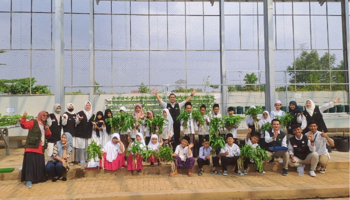 muharram fest 1445 h 6 dompet dhuafa Dompet Dhuafa ajak anak-anak yaitm Lampung bertamasya dan berbelanja