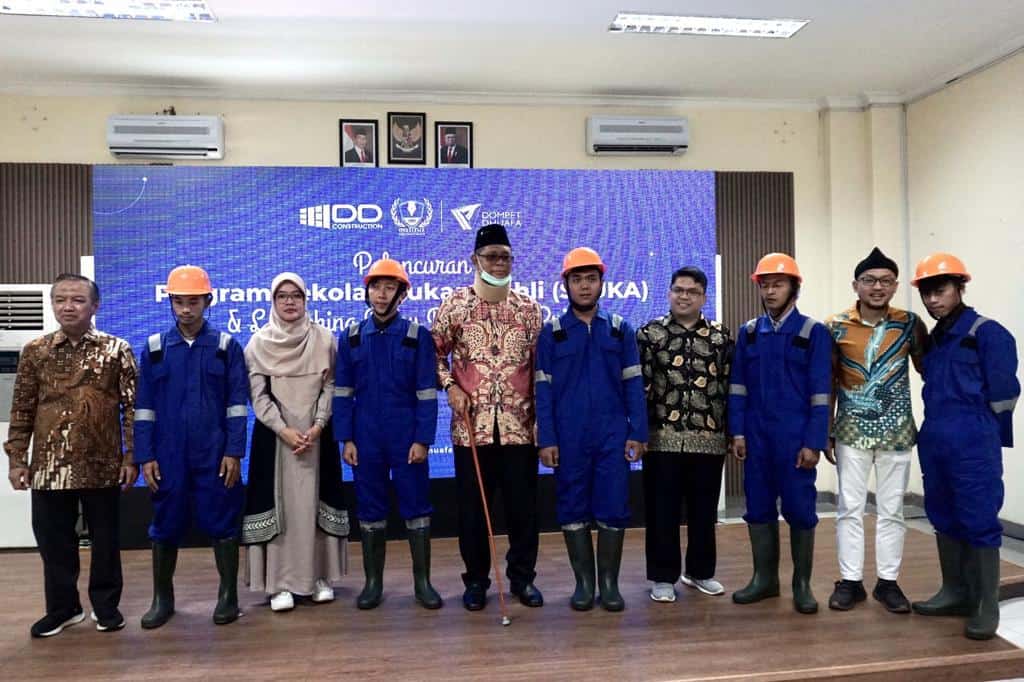 Peresmian STUKA dan Peluncuran Buku Reportase Puitis oleh Parni Hadi