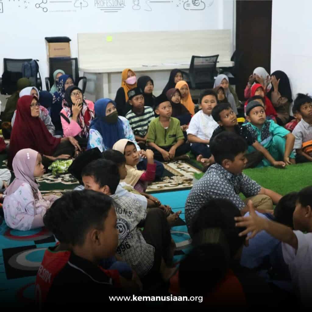 quran review dan dd jogja salurkan ratusan alquran4 dompet dhuafa Quran Review dan Dompet Dhuafa Jogja Salurkan Ratusan Al-Quran untuk guru ngaji dan yatim