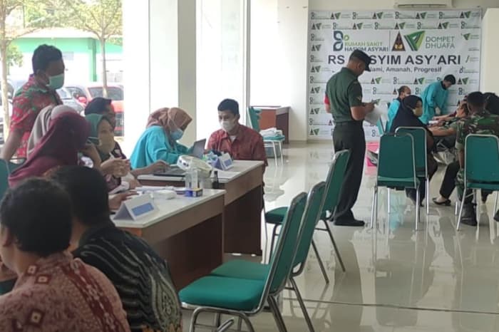 rsha jombang dan pmi gelar dondar 1 dompet dhuafa RS Hasyim Asy'ari gelar donor darah