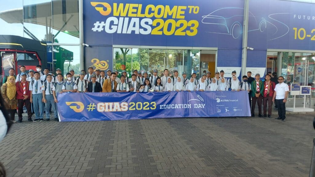 Kunjungan SMK ke GIIAS 2023