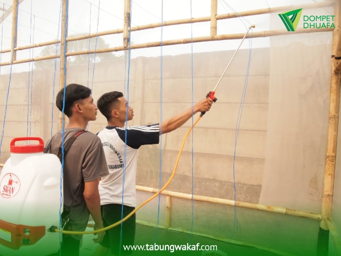Wakaf Green House untuk Pemberdayaan Petani Lokal