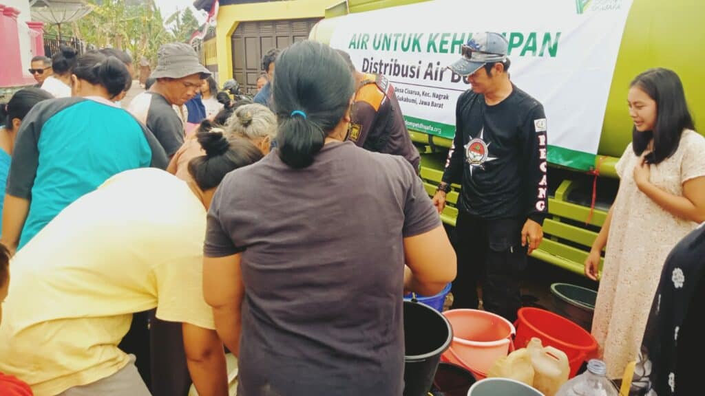 dompet dhuafa distribusi air bersih ke Sukabumi
