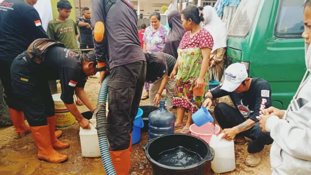 dompet dhuafa distribusi air bersih ke Sukabumi