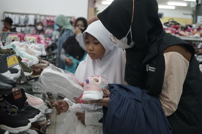 fotojet 1 dompet dhuafa Dompet Dhuafa dan SD Adik Irma Belanja Bareng yatim