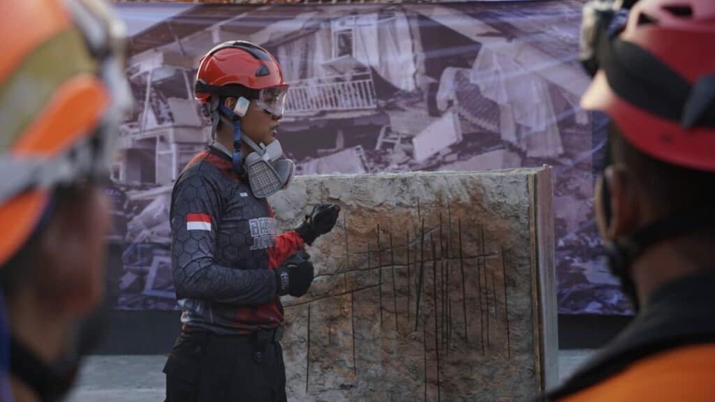 Pelatihan Collapse Structure Search and Rescue (CSSR)