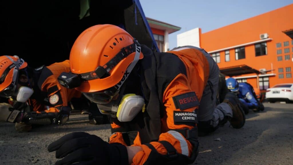 pelatihan collapse structure search and rescue 6 dompet dhuafa Pelatihan Collapse Structure Search and Rescue (CSSR)