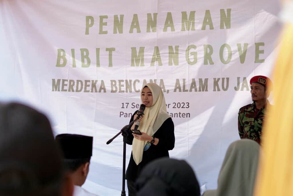 tanam mangrove 2 dompet dhuafa Dompet Dhuafa 1000 Mangrove
