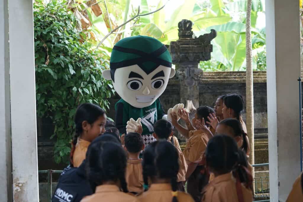voluntrip waste summit bali 5 dompet dhuafa Edukasi sampah di SDN 05 Kesiman dalam kegiatan Voluntrip Waste Summit Bali