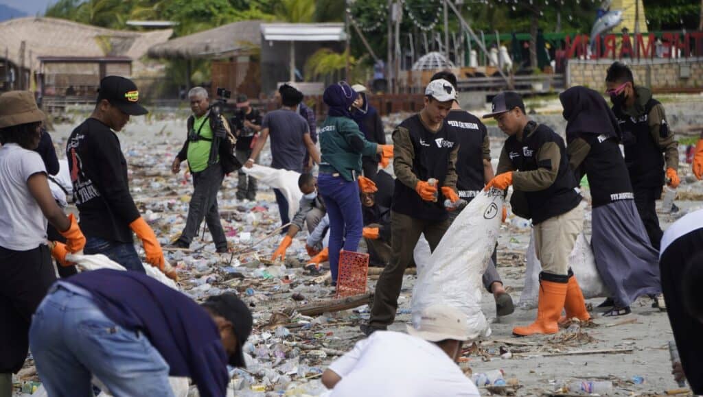 Voluntrip Waste Summit Papua