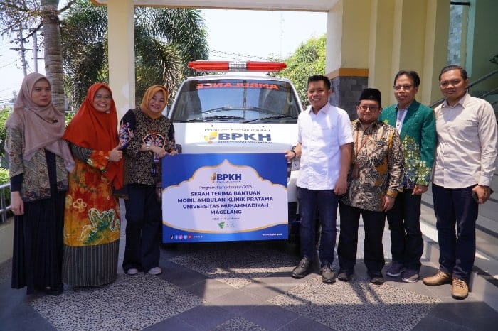 bpkhsalurkanmobilambulans10 dompet dhuafa BPKH dan Dompet Dhuafa distribusikan ambulance kepada UNIMMA