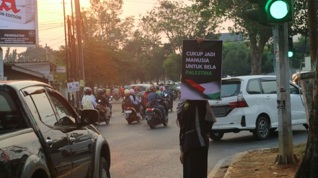 Dompet Dhuafa Lampung menggelar aksi solidaritas untuk palestina