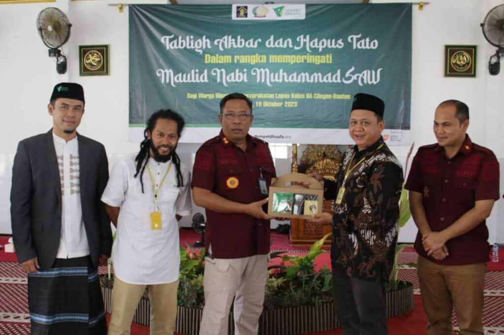 dompet dhuafa gelar tabligh akbar dan hapus tato di lapas kelas iia cilegon 1min dompet dhuafa Dompet Dhuafa Gelar Tabligh Akbar dan Hapus Tato di Lapas Kelas IIA Cilegon