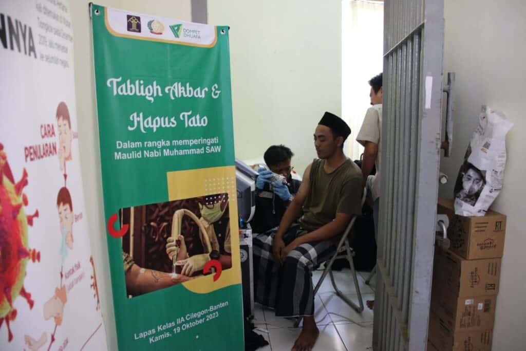dompet dhuafa gelar tabligh akbar dan hapus tato di lapas kelas iia cilegon 2min dompet dhuafa Dompet Dhuafa Gelar Tabligh Akbar dan Hapus Tato di Lapas Kelas IIA Cilegon