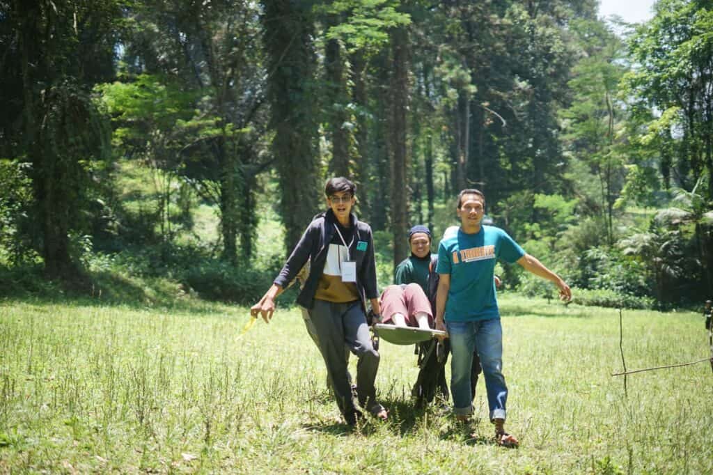 volunteer camp 10 dompet dhuafa LKC Dompet Dhuafa Jateng menggelar Volunteer Camp di Wana Wisata Baturraden, Banyumas.