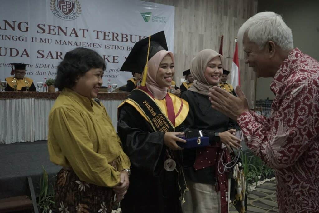 wisuda xxiii stim budi bakti 2 dompet dhuafa Wisuda XXIII STIM Budi Bakti