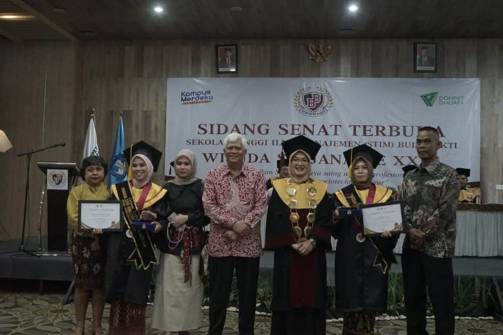 wisuda xxiii stim budi bakti 3 dompet dhuafa Wisuda XXIII STIM Budi Bakti