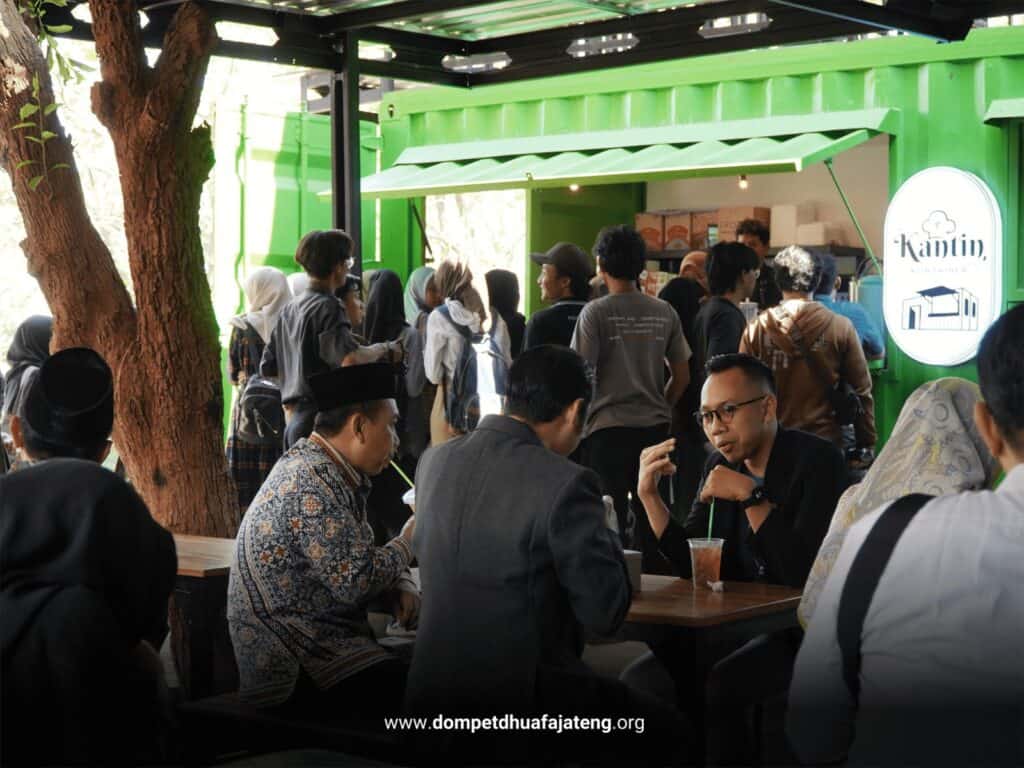 kantin kontainer 1 dompet dhuafa Launching Program Kantin Kontainer Dompet Dhuafa di UIN Walisongo Semarang
