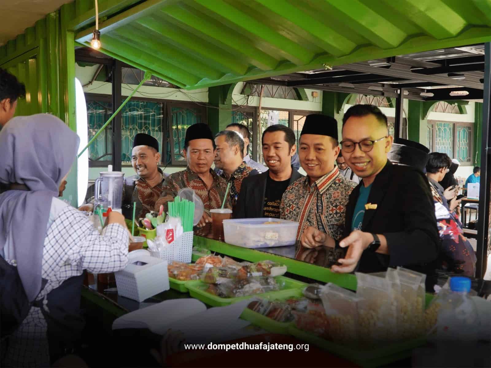 kantin kontainer 6 dompet dhuafa Launching Program Kantin Kontainer Dompet Dhuafa di UIN Walisongo Semarang