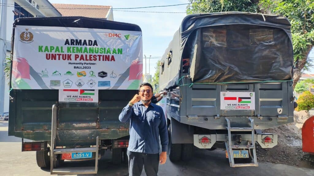 Sinergi TNI AL dan Dompet Dhuafa kirim bantuan kemanusiaan lewat jalur laut.